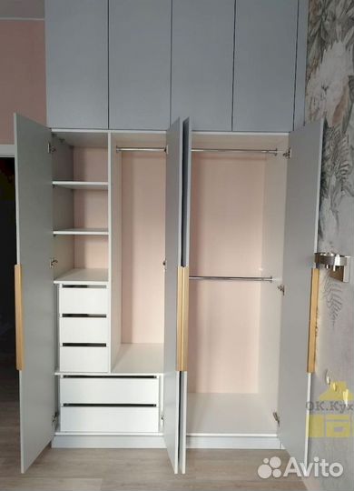 Шкаф с зеркалом