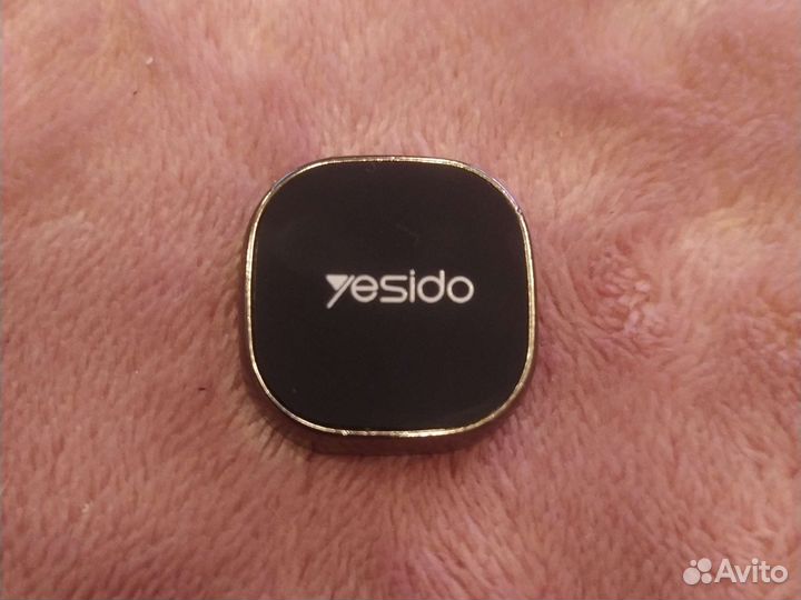 Держатель магнитный для телефона в машину