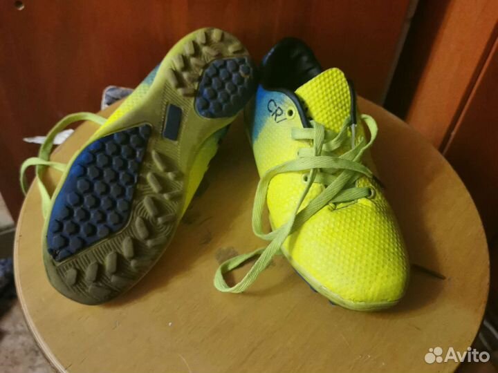 Футбольные бутсы 33 размер