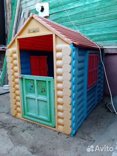 Пластиковый детский домик