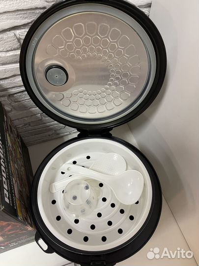 Мультиварка Redmond rmc-m26