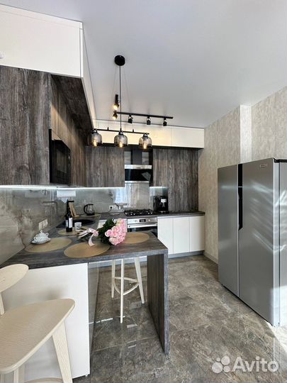 Кухня на заказ под потолок в Челябинске