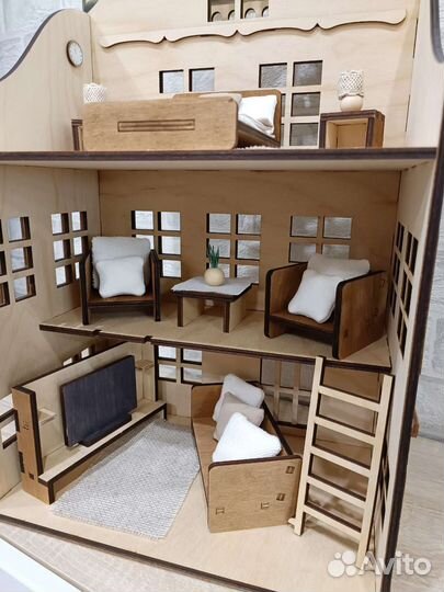 Домик кукольный деревянный