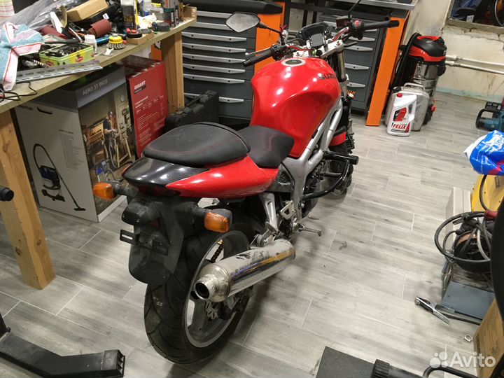 Suzuki SV400