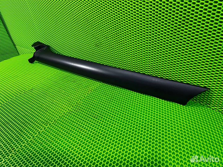 Молдинг лобового стекла правый Land Rover Range