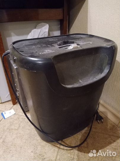 Шредер (уничтожитель бумаг) Fellowes P-40