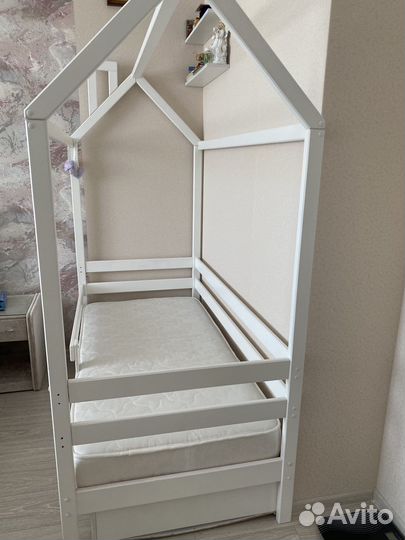 Детская кровать домик