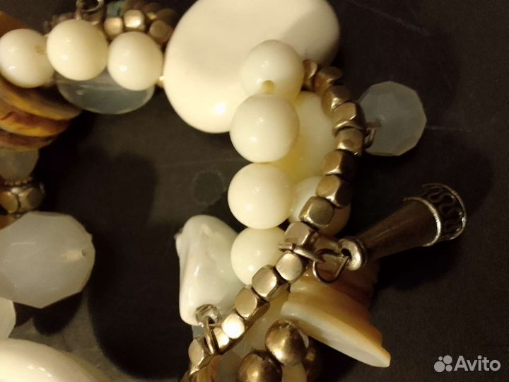 Браслет в этностиле белый