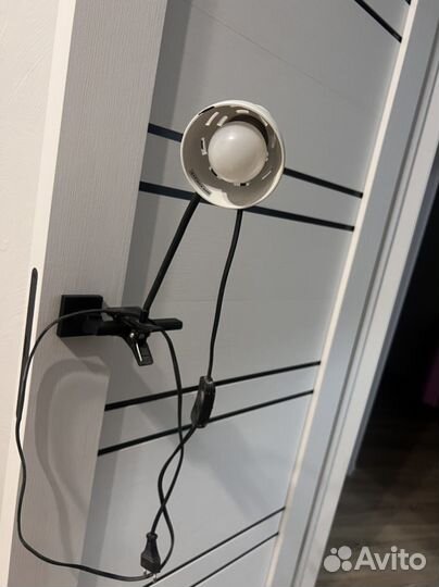 Лампа на прищепке настольная