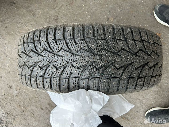 Toyo W8 225/60 R17
