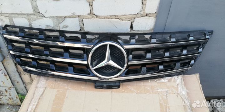 A16688009859040 Решетка радиатора Mercedes ML W166