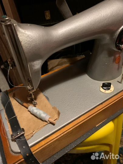 Электрическая швейная машина