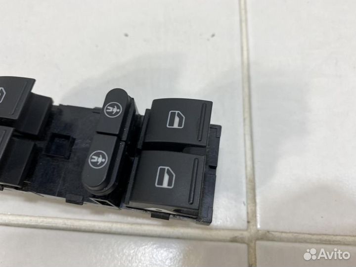 Блок управления стеклоподъемниками Volkswagen Sharan II (2010—2015)