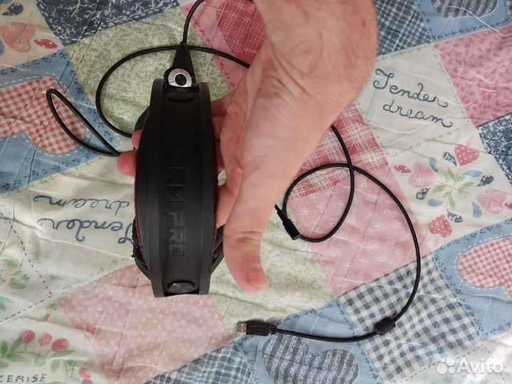 Веб-камера, коврик, hdmi, кабель бп, наушники