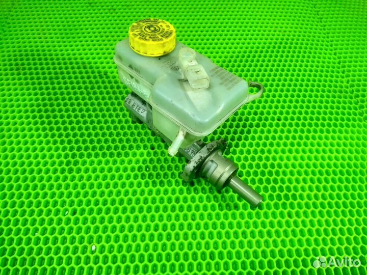 Главный тормозной цилиндр Skoda Fabia 1 2005