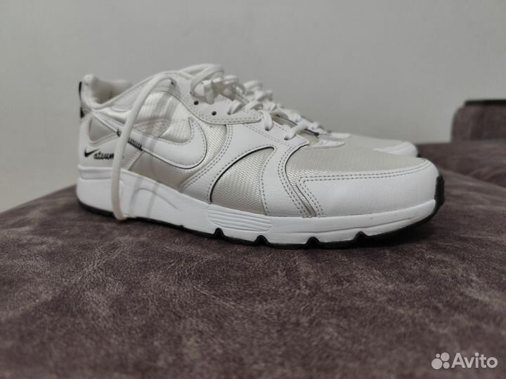 Nike Atsuma white