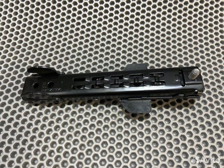 Механизм регулировки ремня безопасности передний