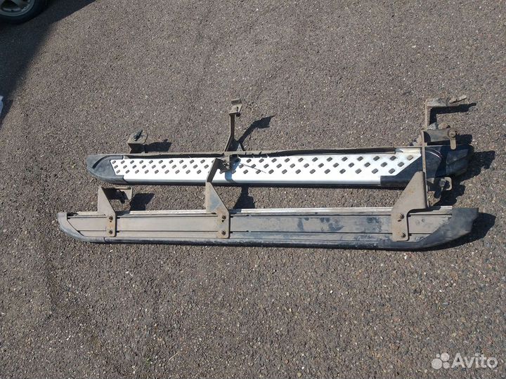 Подножки пороги на toyota rav4