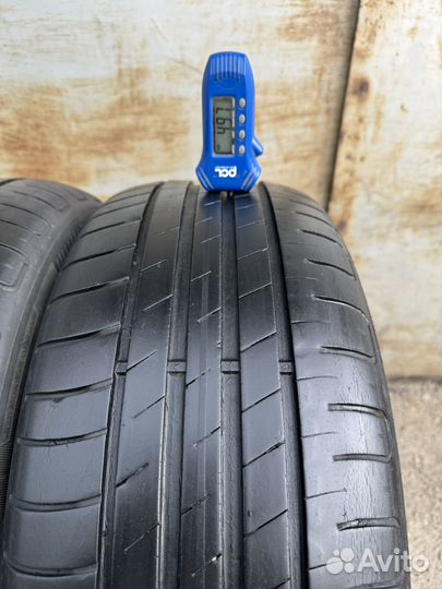 Goodyear EfficientGrip Performance 215/60 R16