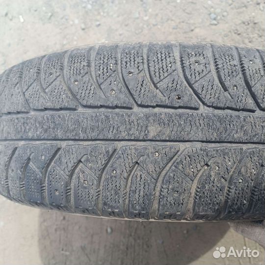 Bridgestone Ice Cruiser 7000 235/65 R17 108T