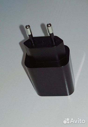 Зарядная станция для iPhone 3 в 1 QueZqa