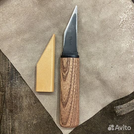 Набор инструментов для работы с кожей