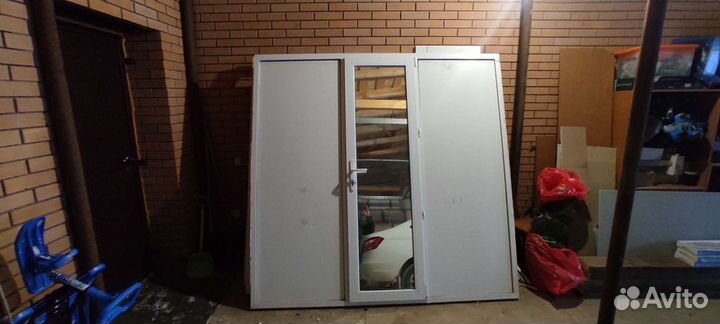 Продам перегородки пластиковые с дверью две штуки