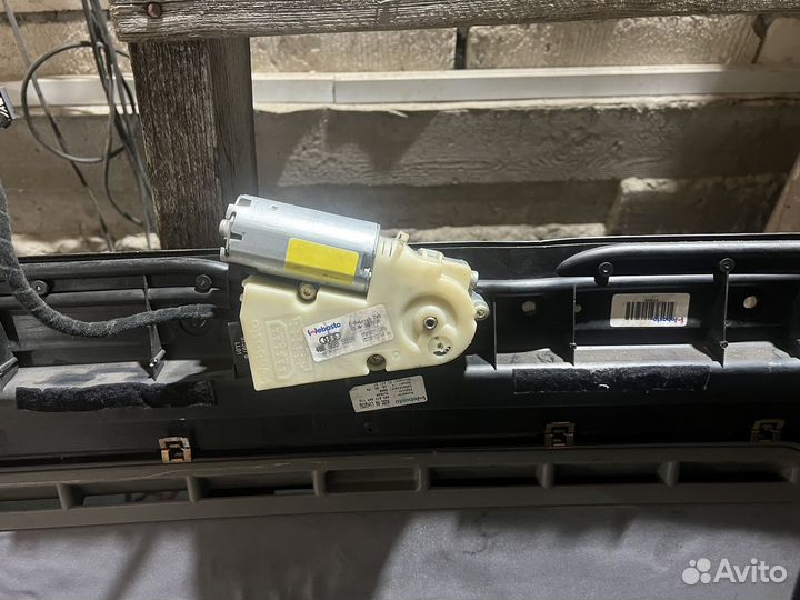 Люк с мотором