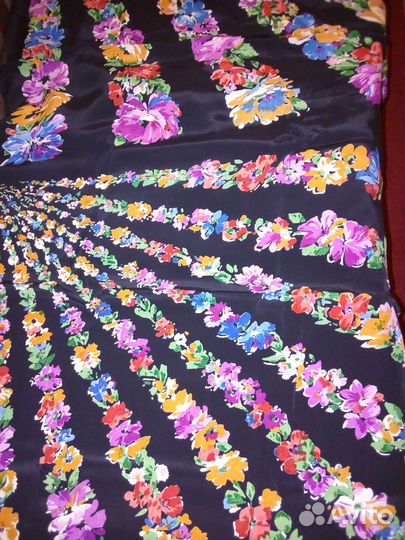 Ткань немецкий шелк с цветами