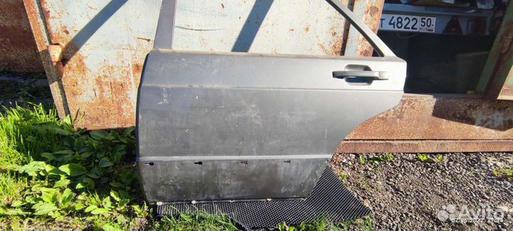 Дверь задняя левая Mercedes 190 w201