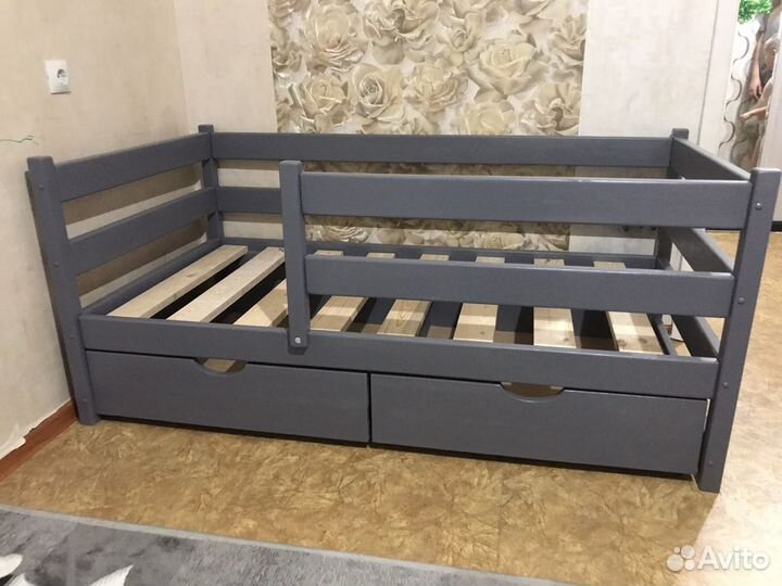 Кровать детская из массива сосны