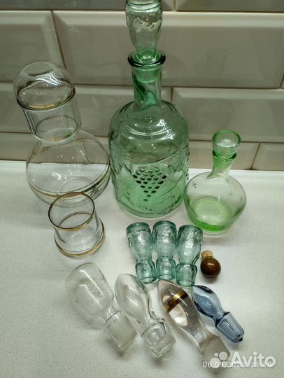 Графин цветное стекло СССР. Пробки на графины