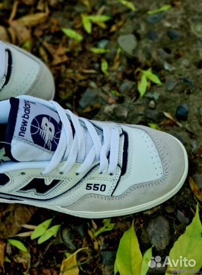 Стильные кроссовки New Balance 550 для мужчин