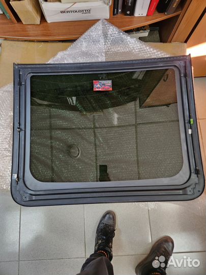 Стекло люка Geely Monjaro