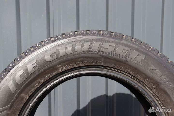 Bridgestone Ice Cruiser 7000 235/65 R17