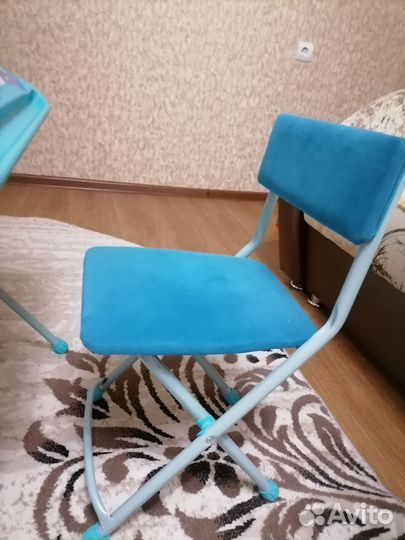 Детский письменный стол