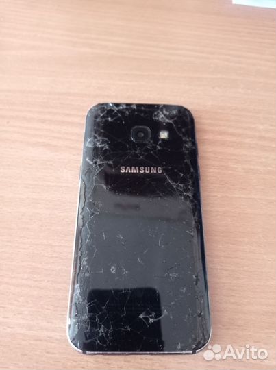 Samsung Galaxy A3 (2017) SM-A320F/DS, 2/16 ГБ