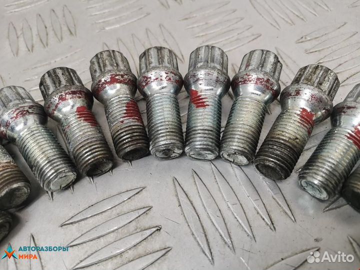 Болт колесный Mercedes-Benz C-Класс A204323290064