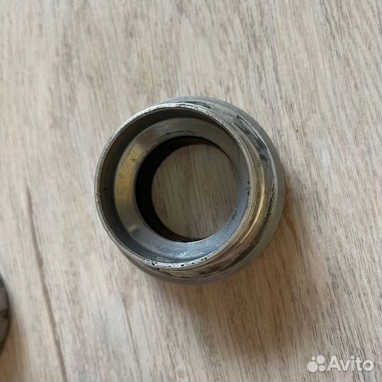 Каретка Shimano holowtech