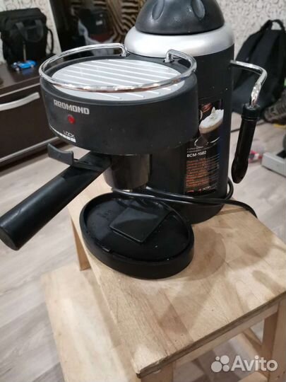 Кофеварка рожковая redmond rcm1502
