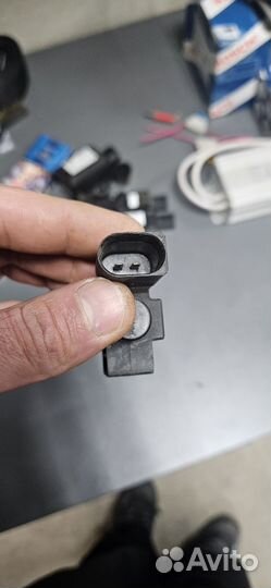 Клапан электромагнитный audi VAG 037906283C