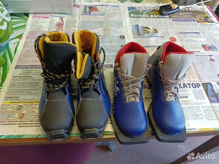 Лыжи, палки и ботинки