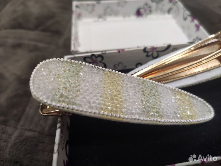 Заколки для волос