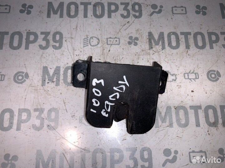 Замок багажника Volkswagen Caddy 1.9 TDI BLS 2001