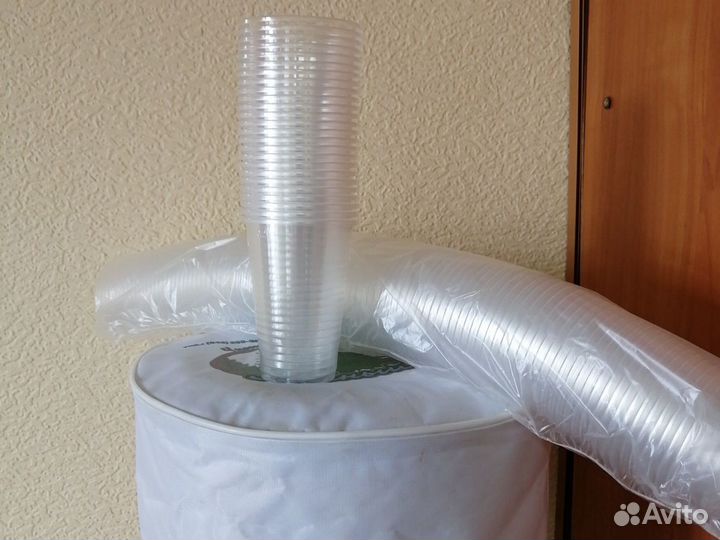 Стаканодержатель и стаканы