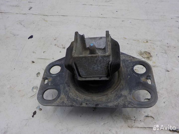 Опора двигателя правая renault kangoo