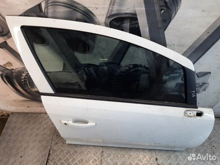 Дверь передняя правая Opel Corsa хэтчбэк 5 дв
