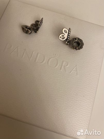 Шарм бабочки и браслет pandora