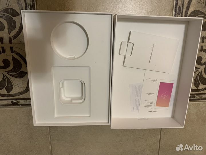 Коробка от iPad 6