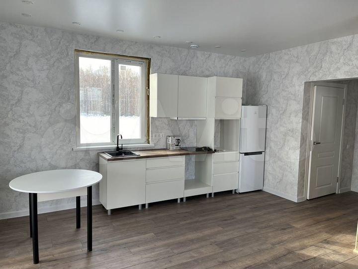 Дом 63 м² на участке 6 сот.